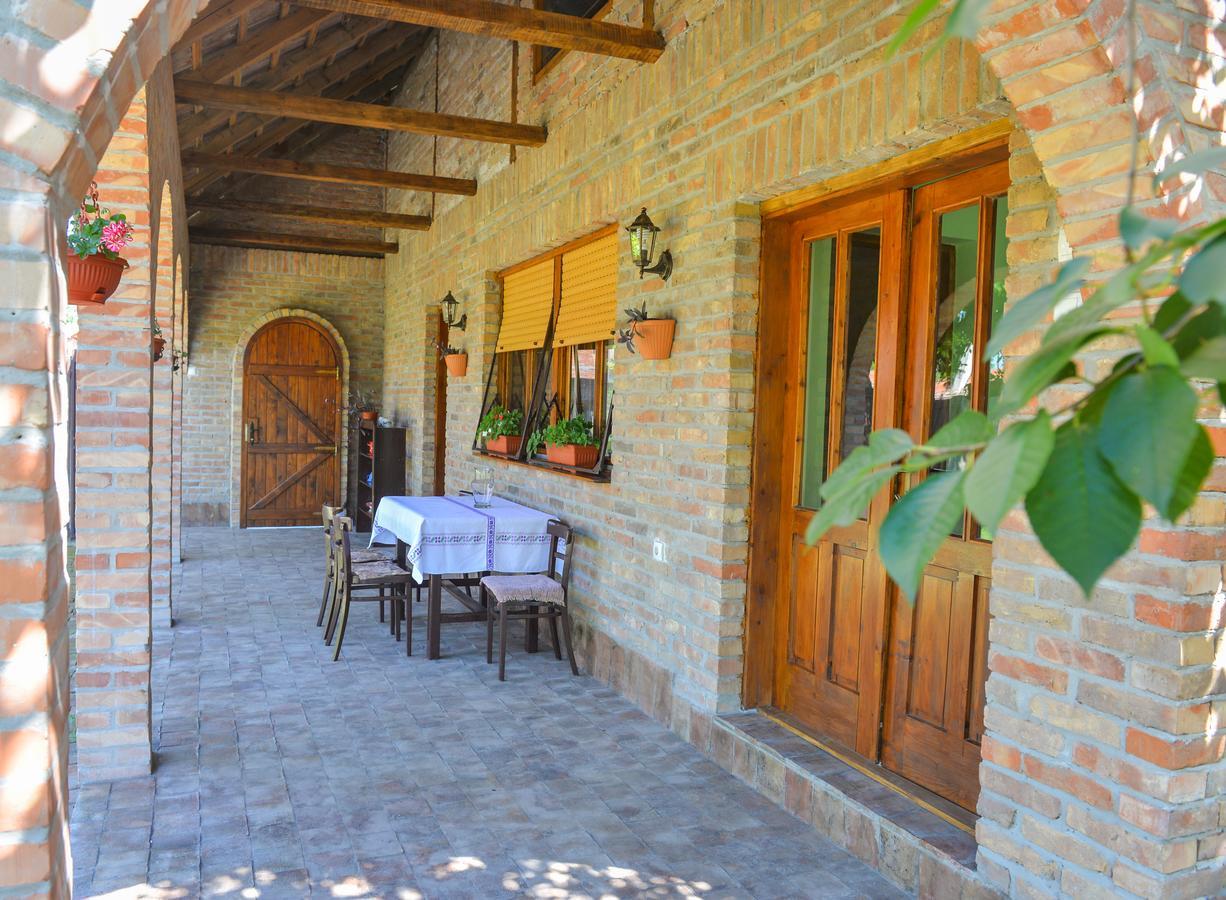 Gasthaus Etno Dom "Zuza" Kovačica Exterior foto